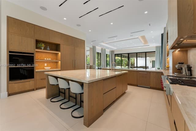 10860 SW 67th Ct, Pinecrest FL 33156 - Pinecrest, FL - Photo 4
