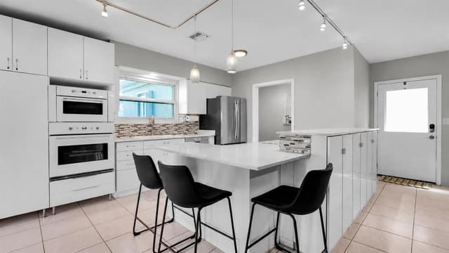935 Nautilus Isle, Dania Beach FL 33004 - Dania Beach, FL - Photo 7