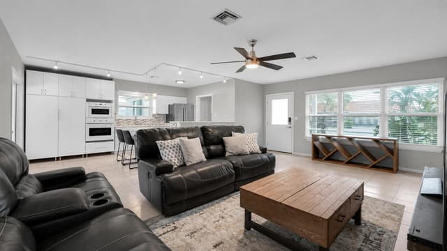 935 Nautilus Isle, Dania Beach FL 33004 - Dania Beach, FL - Photo 4