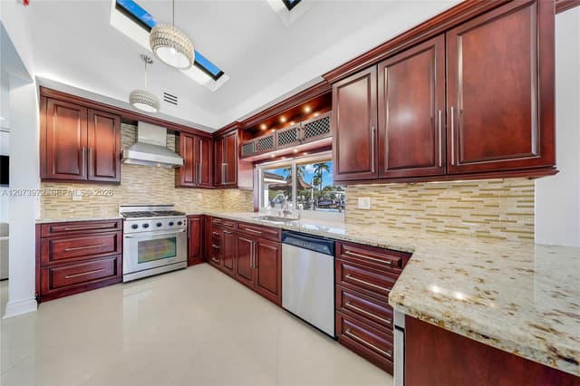 800 SE 3rd Ter, Pompano Beach FL 33060 - Pompano Beach, FL - Photo 7