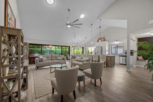 2895 FARRAGUT Lane, West Palm Beach FL 33409 - West Palm Beach, FL - Photo 4