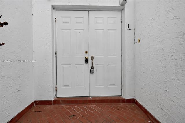 253 NE 211th Ter, Miami FL 33179 - Miami, FL - Photo 5