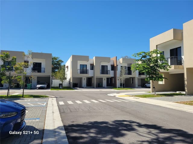 4117 N Oak Pl, Dania Beach FL 33314 - Dania Beach, FL - Photo 3
