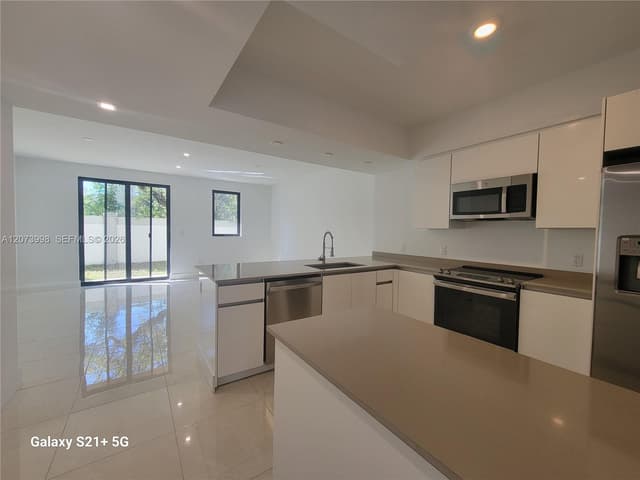 4117 N Oak Pl, Dania Beach FL 33314 - Dania Beach, FL - Photo 5
