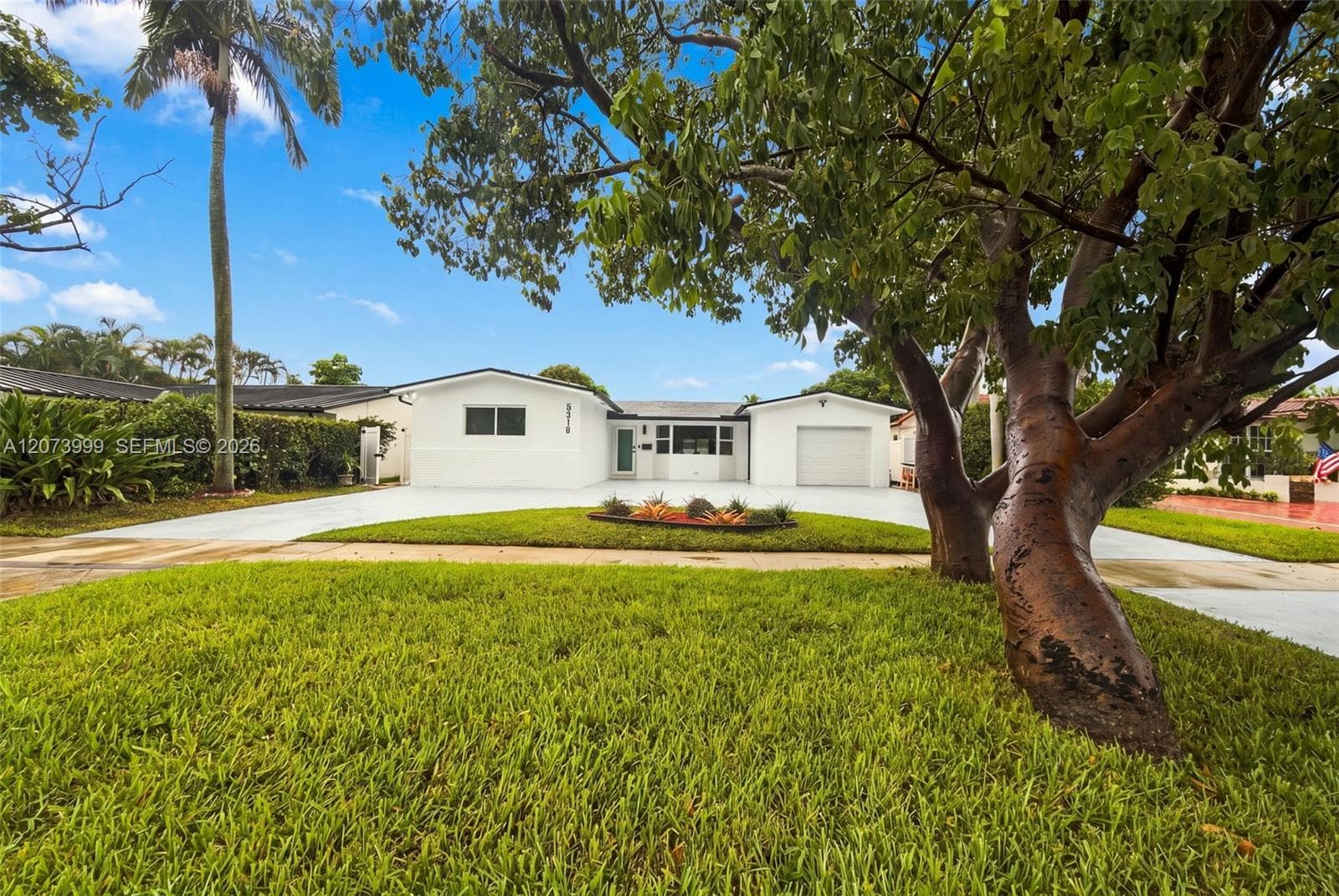 5518 Mckinley St, Hollywood FL 33021