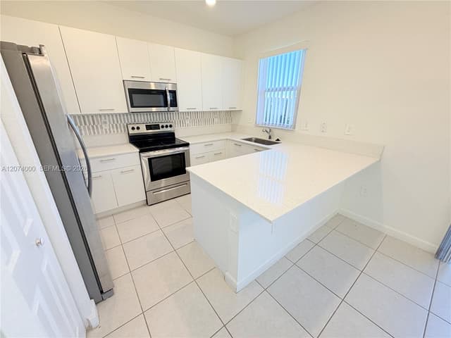 12432 NW 23rd Ct, Miami FL 33167 - Miami, FL - Photo 4