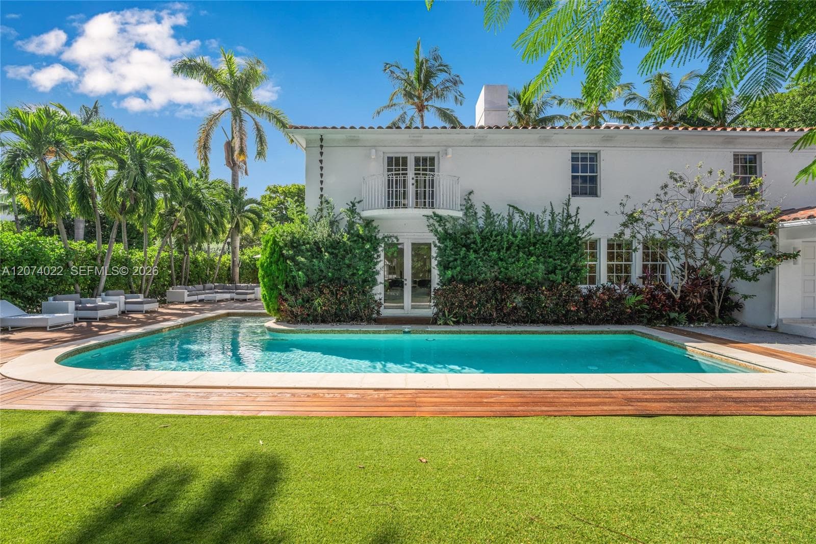 140 N Hibiscus Dr, Miami Beach FL 33139 - Miami Beach, FL - Photo 1