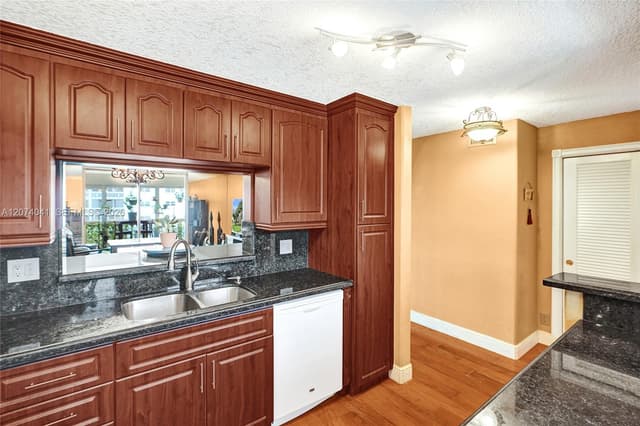 1001 NE 14th Ave # 402, Hallandale Beach FL 33009 - Hallandale Beach, FL - Photo 6