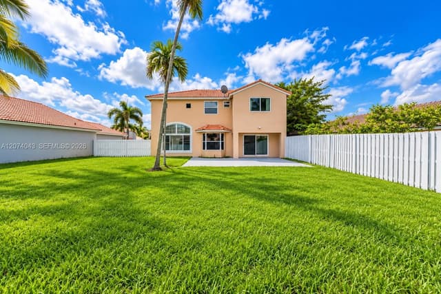 18961 NW 10th Ter, Pembroke Pines FL 33029 - Pembroke Pines, FL - Photo 3