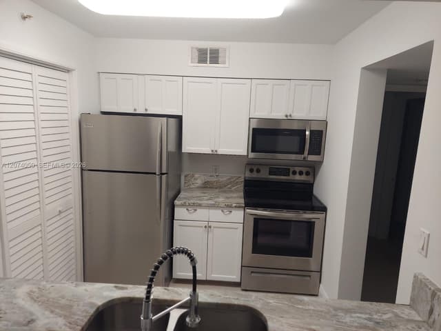 800 Scotia Dr # 103, Hypoluxo FL 33462 - Hypoluxo, FL - Photo 2