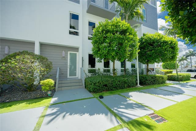 9165 NW 33rd St # 9165, Doral FL 33172 - Doral, FL - Photo 4