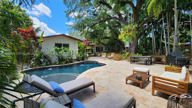 391 NE 131st St, North Miami FL 33161 - North Miami, FL - Photo 3
