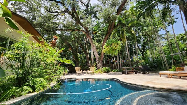 391 NE 131st St, North Miami FL 33161 - North Miami, FL - Photo 5