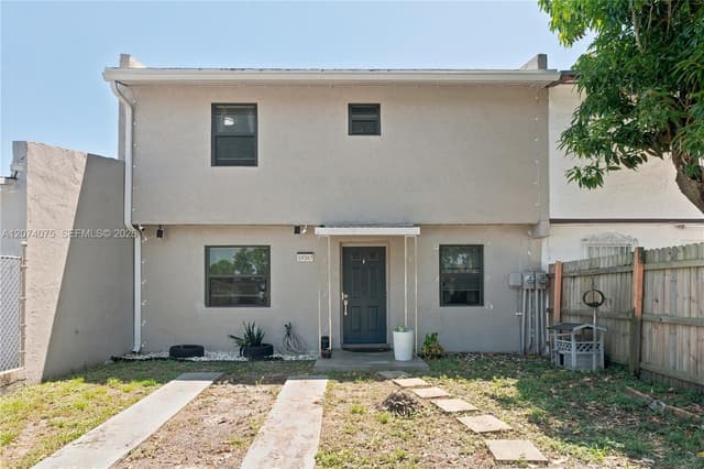 19367 NW 45th Ave, Miami Gardens FL 33055 - Miami Gardens, FL - Photo 3