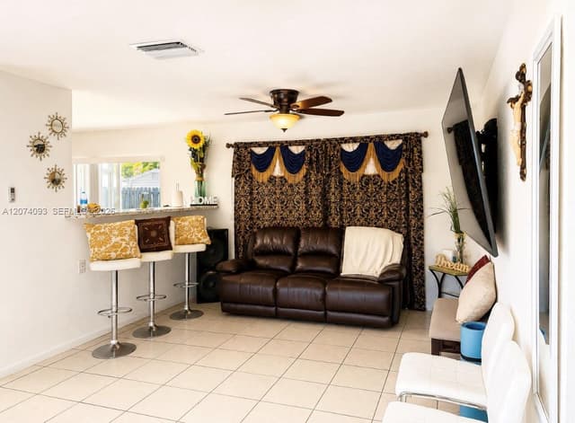 9331 NW 24th Pl, Sunrise FL 33322 - Sunrise, FL - Photo 4