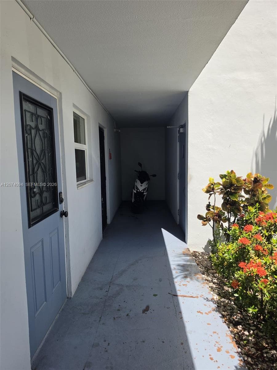 300 NE 12th Ave # 108, Hallandale Beach FL 33009 - Hallandale Beach, FL - Photo 1
