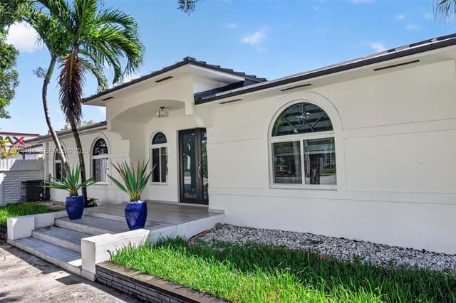 3197 W 79th Pl, Hialeah FL 33018 - Hialeah, FL - Photo 2