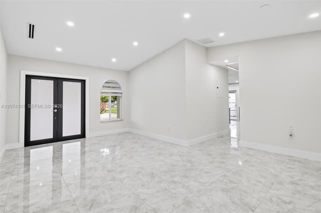3197 W 79th Pl, Hialeah FL 33018 - Hialeah, FL - Photo 6