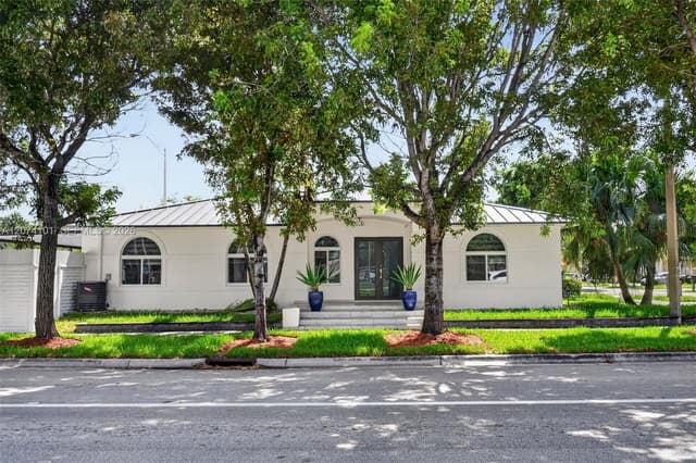 3197 W 79th Pl, Hialeah FL 33018 - Hialeah, FL - Photo 3