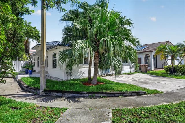 3197 W 79th Pl, Hialeah FL 33018 - Hialeah, FL - Photo 4
