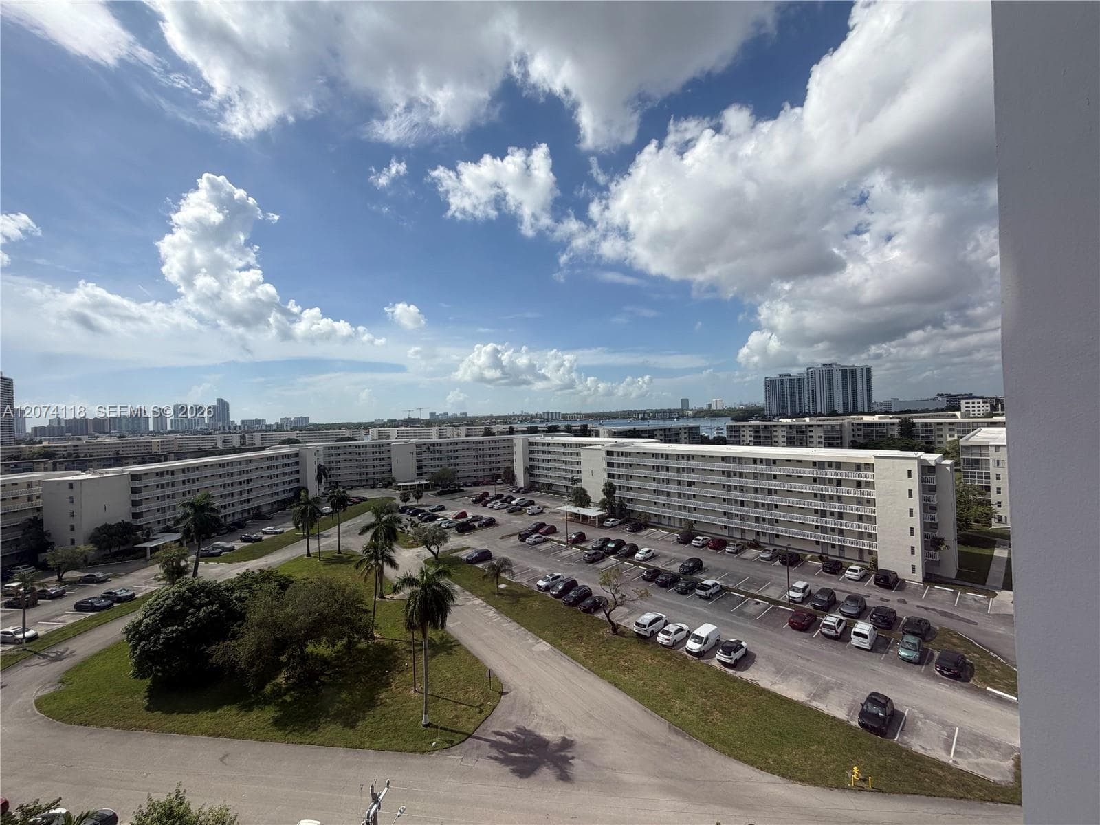 18011 Biscayne Blvd # 905, Aventura FL 33160