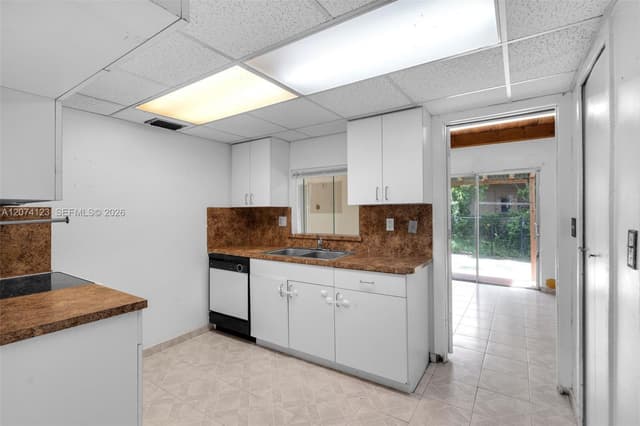 3711 Riverside Dr, Coral Springs FL 33065 - Coral Springs, FL - Photo 7