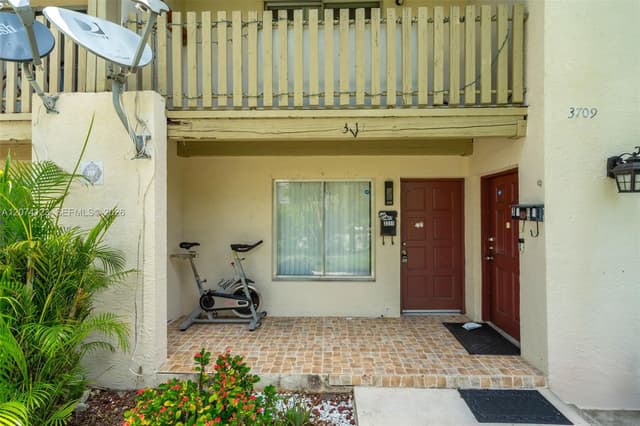 3711 Riverside Dr, Coral Springs FL 33065 - Coral Springs, FL - Photo 3