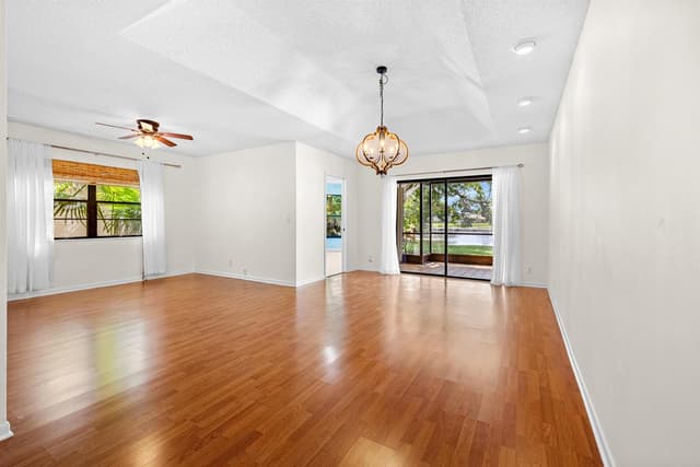 8409 Bonita Isle Drive, Lake Worth FL 33467 - Lake Worth, FL - Photo 7