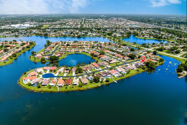 8409 Bonita Isle Drive, Lake Worth FL 33467 - Lake Worth, FL - Photo 3