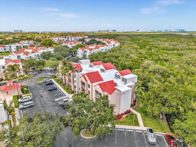 2721 Ocean Club Blvd # 201, Hollywood FL 33019 - Hollywood, FL - Photo 2