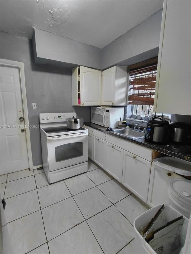 1530 NW 68th Ter, Miami FL 33147 - Miami, FL - Photo 4