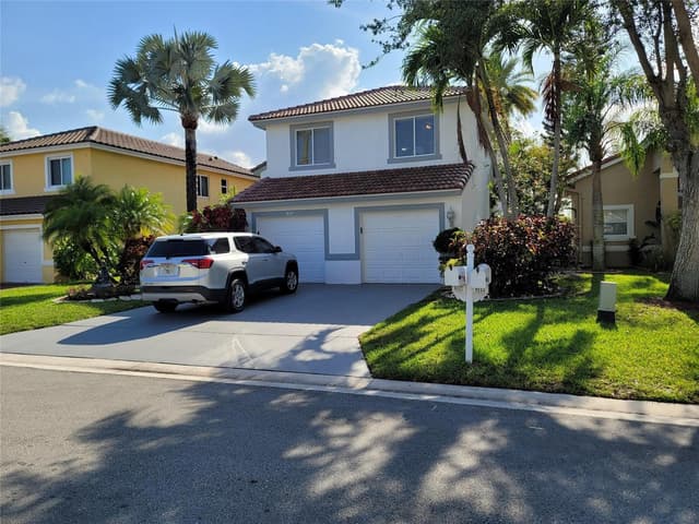 8117 Pelican Harbour Drive, Lake Worth FL 33467 - Lake Worth, FL - Photo 2