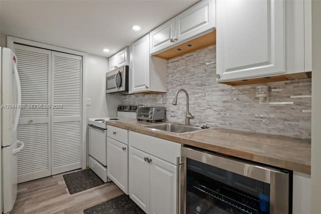 301 Racquet Club Rd # 104, Weston FL 33326 - Weston, FL - Photo 6