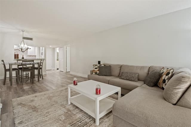 301 Racquet Club Rd # 104, Weston FL 33326 - Weston, FL - Photo 3