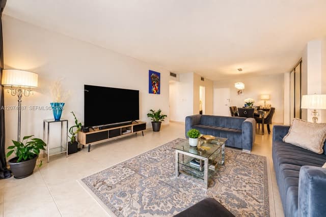300 Bayview Dr # 807, Sunny Isles Beach FL 33160 - Sunny Isles Beach, FL - Photo 6