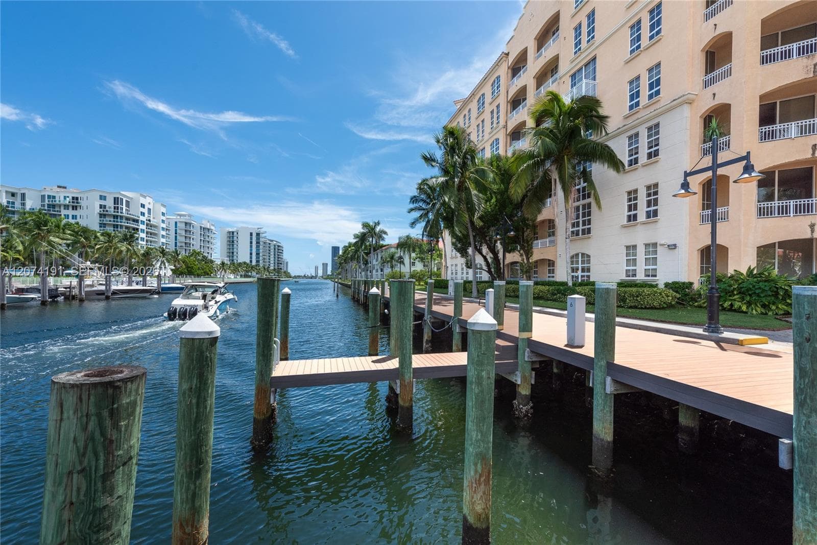3001 NE 185th St # 417, Aventura FL 33180