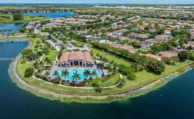 22621 SW 88th Pl # 8, Cutler Bay FL 33190 - Cutler Bay, FL - Photo 4