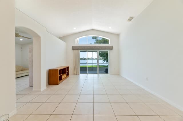 19200 NW 24TH Court, Pembroke Pines FL 33029 - Pembroke Pines, FL - Photo 5