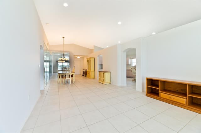 19200 NW 24TH Court, Pembroke Pines FL 33029 - Pembroke Pines, FL - Photo 4