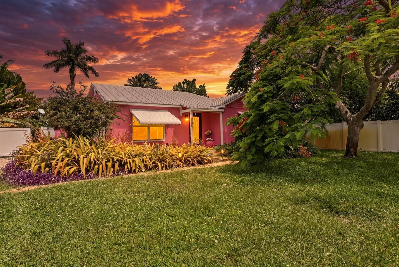 227 S SWINTON Avenue, Delray Beach FL 33444 - Delray Beach, FL - Photo 1