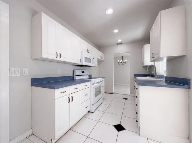 4360 12th, Deerfield Beach FL 33064 - Deerfield Beach, FL - Photo 2