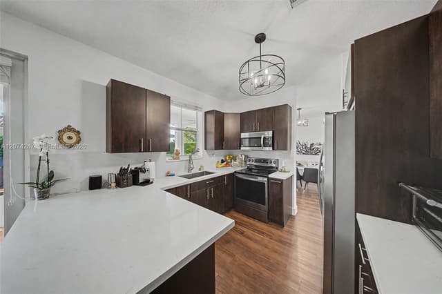 13868 SW 38th Ter, Miami FL 33175 - Miami, FL - Photo 6