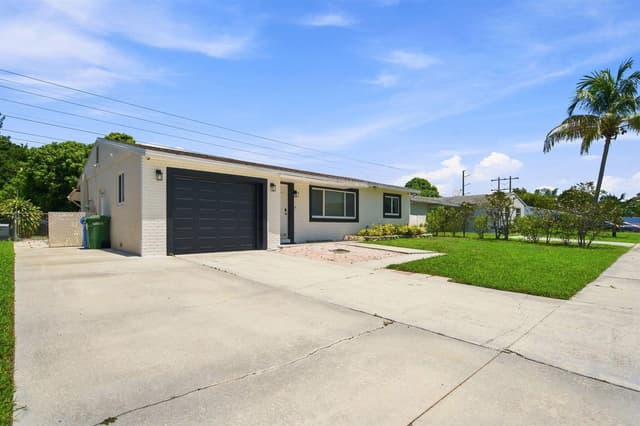 7741 SW 1ST Street, Margate FL 33068 - Margate, FL - Photo 2