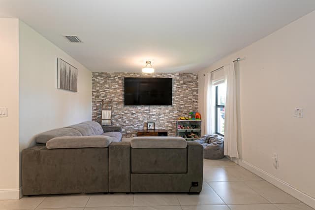 5803 Lime Road, West Palm Beach FL 33413 - West Palm Beach, FL - Photo 6