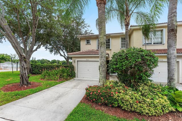 9650 Lago Drive, Boynton Beach FL 33472 - Boynton Beach, FL - Photo 2