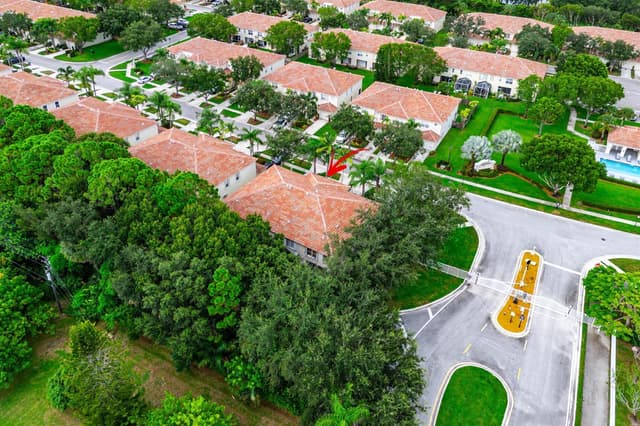 9650 Lago Drive, Boynton Beach FL 33472 - Boynton Beach, FL - Photo 4