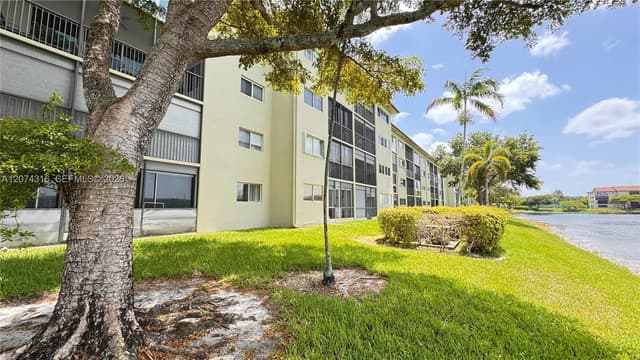 1400 SW 131st Way # 305Q, Pembroke Pines FL 33027 - Pembroke Pines, FL - Photo 2