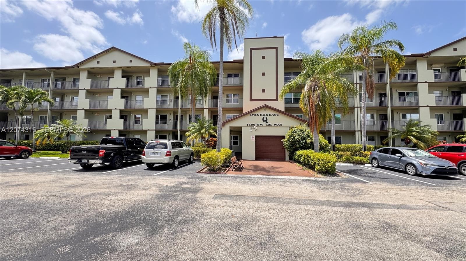 1400 SW 131st Way # 305Q, Pembroke Pines FL 33027 - Pembroke Pines, FL - Photo 1