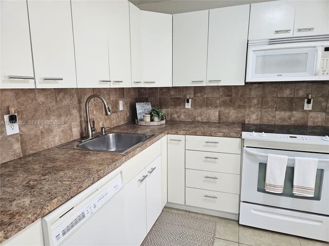 10240 SW 137th Ct, Miami FL 33186 - Miami, FL - Photo 7