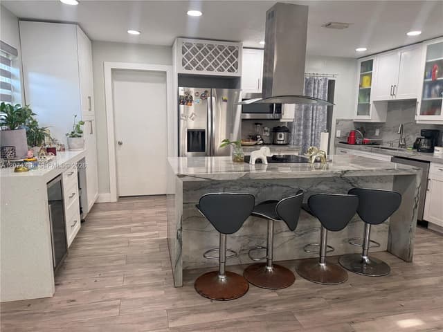 1201 N 70th Way, Hollywood FL 33024 - Hollywood, FL - Photo 2